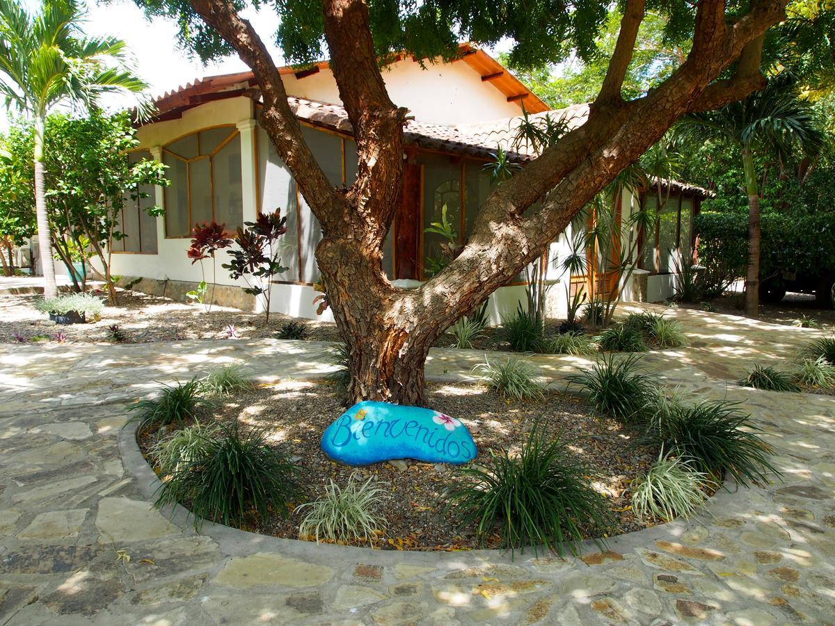 Surf Sanctuary Hotel El Limon Exterior photo