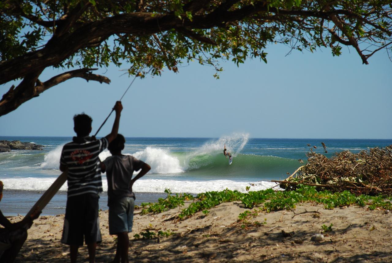 Surf Sanctuary Hotel El Limon Exterior photo
